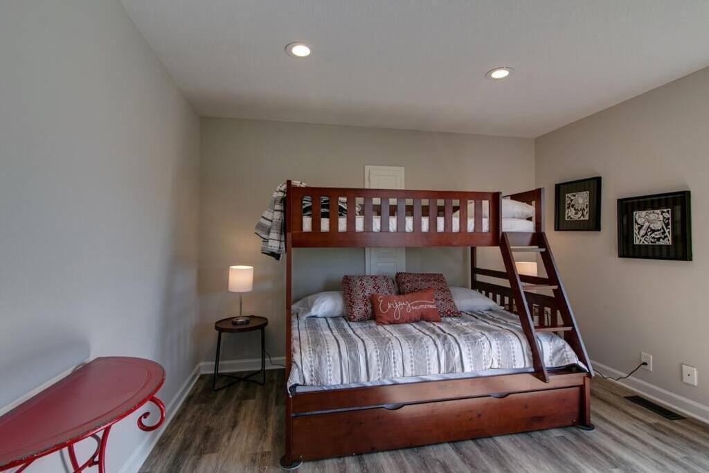 The Residence At Hilltop Acres - Clarksville, Tn Buitenkant foto
